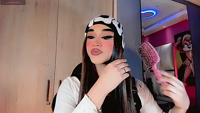 Snapshot of Camila_Vasquezz1 chatting on July 2026 11:27:01 AM Camila Vasquezz1 online show from July 2026 11:27:01 AM