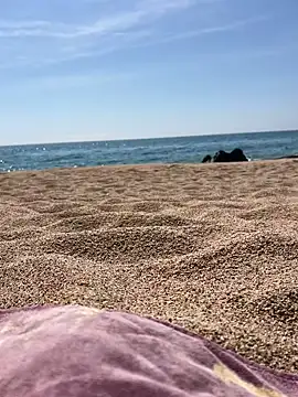 yestwooo online show from April 2026 10:10:01 AM