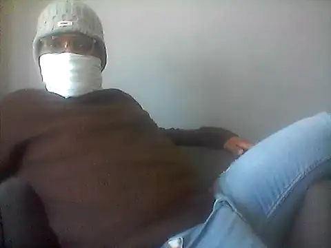 Snapshot of LunjeSA chatting on May 2026 10:54:01 AM LunjeSA online show from May 2026 10:54:01 AM