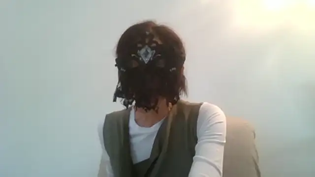 Snapshot of HelenTiAscolta chatting on May 2026 01:16:01 PM HelenTiAscolta online show from May 2026 01:16:01 PM