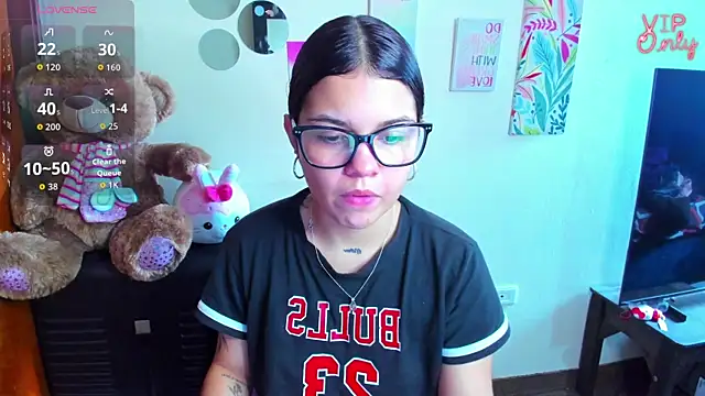 Snapshot of angelina_77 chatting on May 2026 03:54:01 PM angelina 77 online show from May 2026 03:54:01 PM