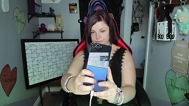 DelilaFields2 online show from July 2026 03:00:02 AM