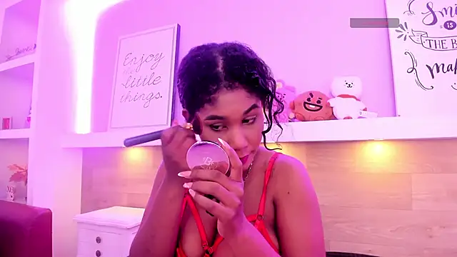AlissonJamess online show from May 2026 02:01:02 PM
