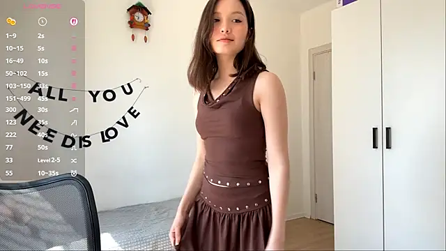 Snapshot of RochelTrewhitt chatting on May 2026 11:27:02 AM RochelTrewhitt online show from May 2026 11:27:02 AM