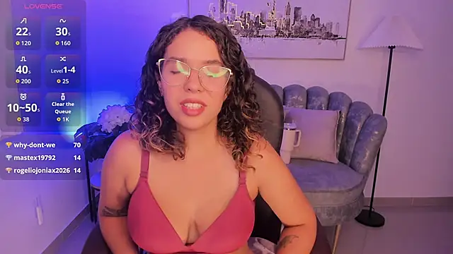Snapshot of sienna_luxor chatting on May 2026 01:57:16 AM sienna luxor online show from May 2026 01:57:16 AM