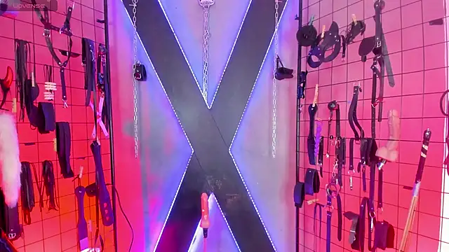 IzobethAri BDSM online show from April 2026 03:10:01 AM