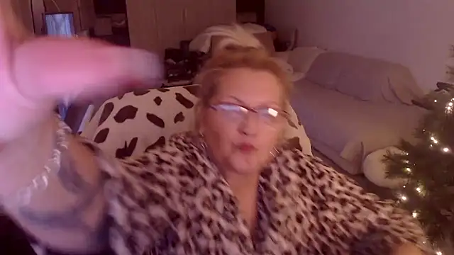 Divineblond online show from January 2026 10:59:01 PM