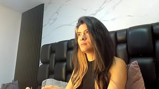 Snapshot of AshleyyHall chatting on May 2026 01:12:01 AM AshleyyHall online show from May 2026 01:12:01 AM