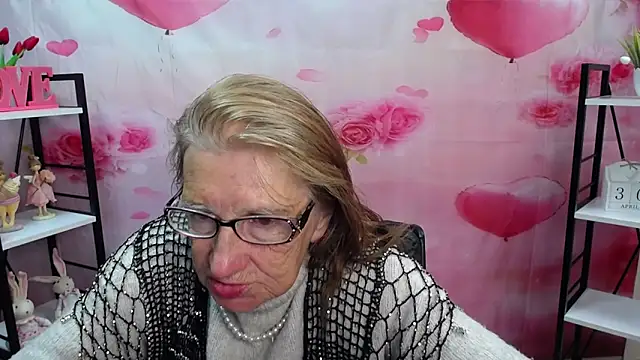 Snapshot of AliceWriter chatting on April 2026 11:16:02 AM AliceWriter online show from April 2026 11:16:02 AM