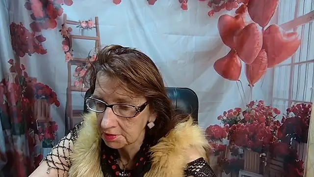 Snapshot of AliceWriter chatting on May 2026 11:39:02 AM AliceWriter online show from May 2026 11:39:02 AM