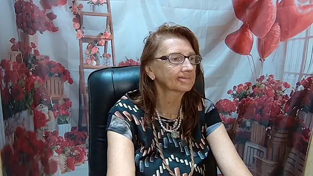 Snapshot of AliceWriter chatting on May 2026 11:07:01 AM AliceWriter online show from May 2026 11:07:01 AM
