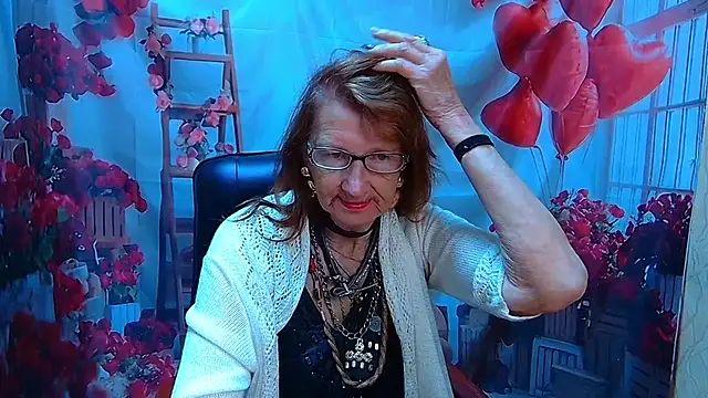 Snapshot of AliceWriter chatting on May 2026 05:05:02 AM AliceWriter online show from May 2026 05:05:02 AM