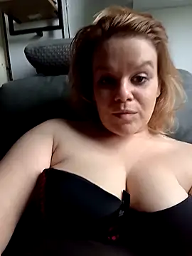 Maryquenn online show from May 2026 09:28:02 AM