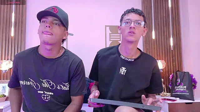 Dante-Axel online show from April 2026 12:25:01 PM