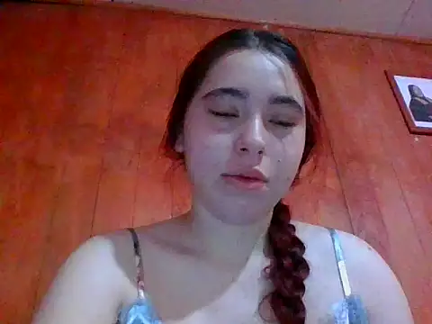 Snapshot of Annisof chatting on April 2026 11:27:02 AM Annisof online show from April 2026 11:27:02 AM