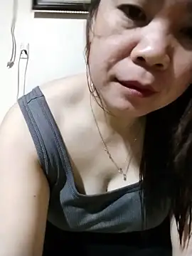 Snapshot of Squirt107 chatting on May 2026 12:01:02 PM Squirt107 online show from May 2026 12:01:02 PM