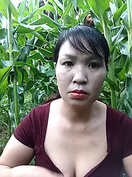 Snapshot of Beola-mi chatting on May 2026 11:00:01 PM Beola-mi online show from May 2026 11:00:01 PM
