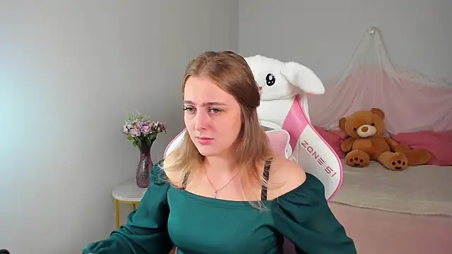 EllaBells online show from June 2026 05:07:01 AM
