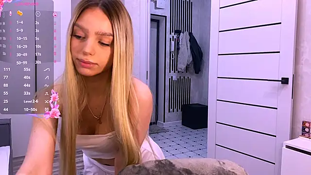 Snapshot of Mooniesiesita chatting on May 2026 04:23:01 PM Mooniesiesita online show from May 2026 04:23:01 PM