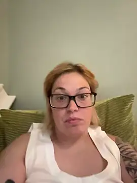 SecretRavenXO online show from May 2026 09:53:01 PM