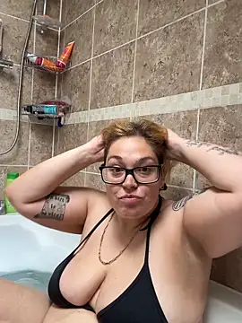 SecretRavenXO online show from May 2026 12:26:02 PM