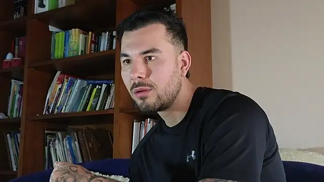 julianmonttoya online show from April 2026 02:30:01 PM