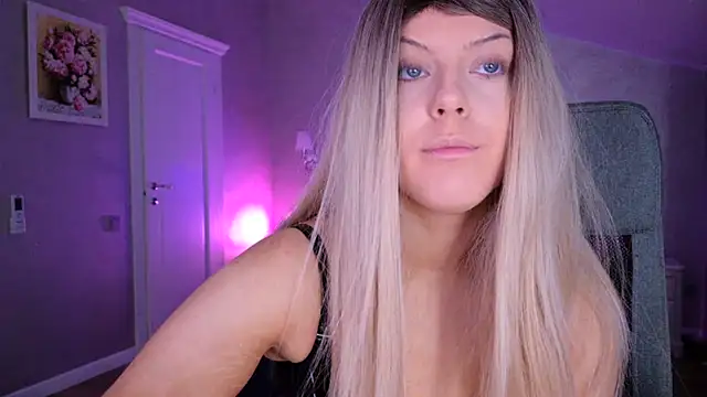 Snapshot of ChristieBlace chatting on May 2026 08:17:01 PM ChristieBlace online show from May 2026 08:17:01 PM