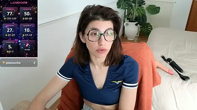 Snapshot of charlieangella chatting on May 2026 06:52:01 AM charlieangella online show from May 2026 06:52:01 AM