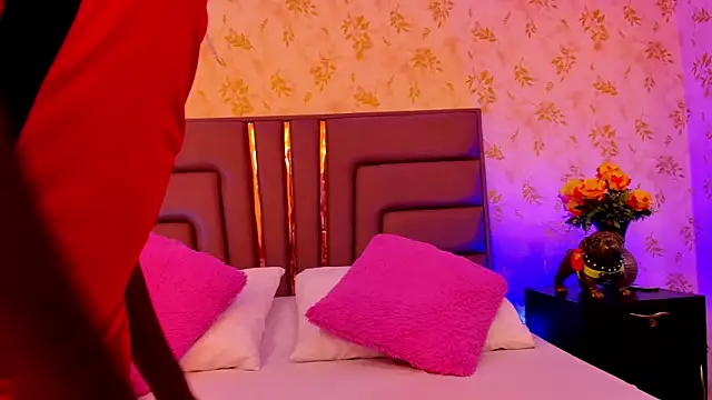 Snapshot of AndreeaStorm chatting on May 2026 01:40:01 PM AndreeaStorm online show from May 2026 01:40:01 PM