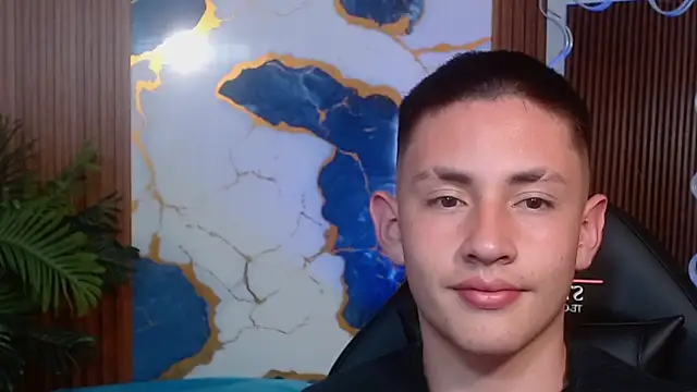 Snapshot of Andres_Tay chatting on May 2026 02:28:01 AM Andres Tay online show from May 2026 02:28:01 AM