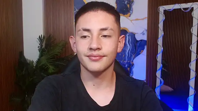 Snapshot of Andres_Tay chatting on May 2026 03:12:02 AM Andres Tay online show from May 2026 03:12:02 AM