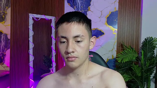 Snapshot of Andres_Tay chatting on May 2026 04:07:02 AM Andres Tay online show from May 2026 04:07:02 AM