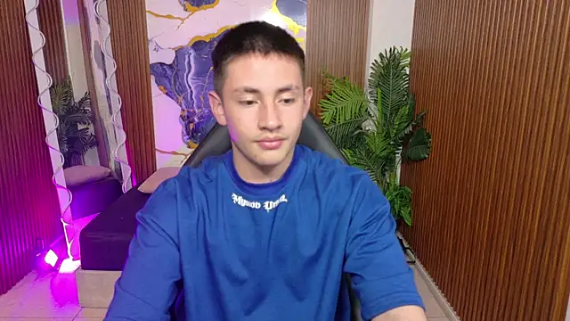 Snapshot of Andres_Tay chatting on May 2026 02:40:01 AM Andres Tay online show from May 2026 02:40:01 AM