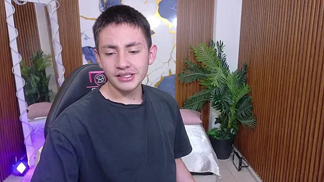 Snapshot of Andres_Tay chatting on June 2026 02:29:01 AM Andres Tay online show from June 2026 02:29:01 AM