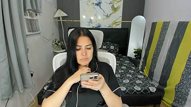 Snapshot of MissAndersonHoly chatting on April 2026 10:35:02 AM MissAndersonHoly online show from April 2026 10:35:02 AM