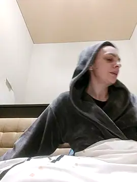 Dream Ira online show from April 2026 06:10:02 PM