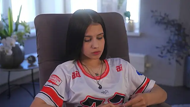 KarenaKukler online show from April 2026 01:41:02 PM