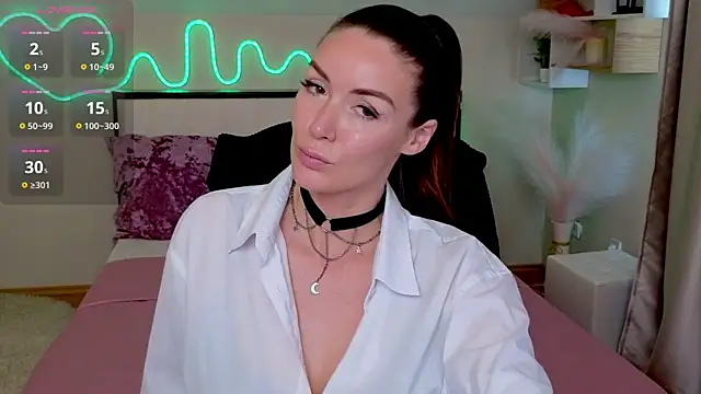 Snapshot of MicheleSantiago chatting on June 2026 08:24:01 AM MicheleSantiago online show from June 2026 08:24:01 AM