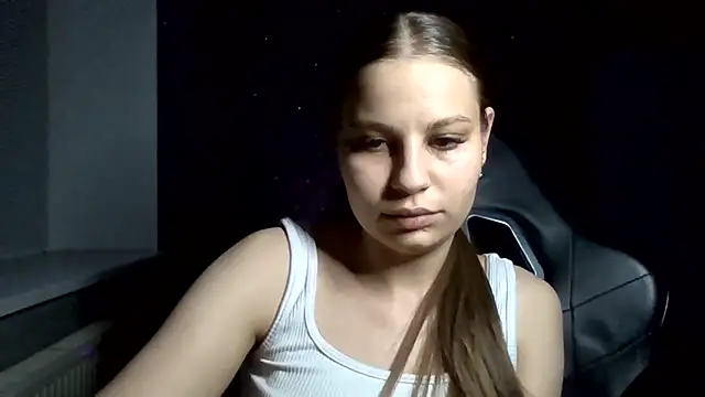 Snapshot of _Linsyy_ee_ chatting on May 2026 09:42:02 PM Linsyy ee online show from May 2026 09:42:02 PM