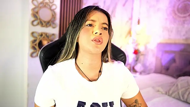 Snapshot of Leidy_2026 chatting on June 2026 01:05:02 PM Leidy 2026 online show from June 2026 01:05:02 PM