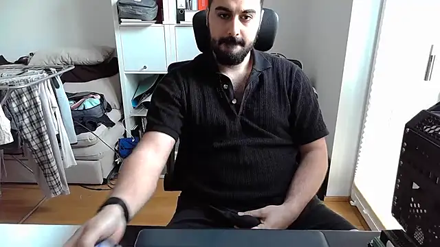 Snapshot of Voyagercam chatting on April 2026 05:21:02 PM Voyagercam online show from April 2026 05:21:02 PM