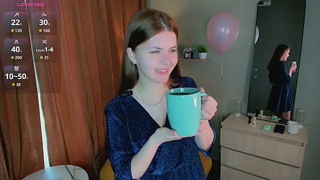 LeyaBloom online show from May 2026 10:32:02 AM