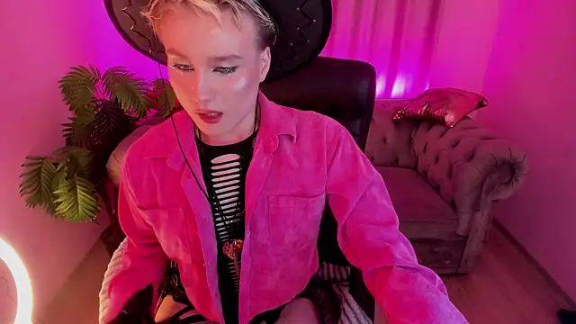 Snapshot of cumboydoll chatting on April 2026 02:32:01 PM cumboydoll online show from April 2026 02:32:01 PM