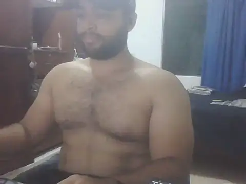 Snapshot of Bearmachin chatting on May 2026 02:51:02 AM Bearmachin online show from May 2026 02:51:02 AM