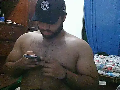 Snapshot of Bearmachin chatting on June 2026 04:10:01 AM Bearmachin online show from June 2026 04:10:01 AM