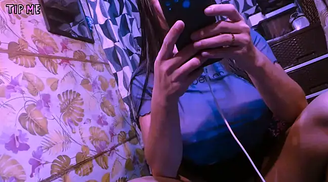 TSjuicyhotdrops online show from February 2025 06:47:02 PM