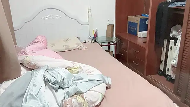 Snapshot of XIAOnaimao-001 chatting on May 2026 06:10:01 AM XIAOnaimao-001 online show from May 2026 06:10:01 AM