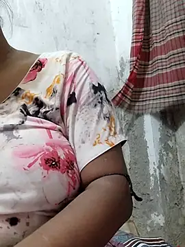 Snapshot of Gulapi_N chatting on June 2026 11:48:02 AM Gulapi N online show from June 2026 11:48:02 AM