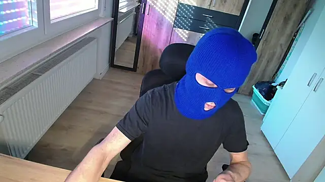 Snapshot of BadBoyMasked chatting on April 2026 04:27:02 PM BadBoyMasked online show from April 2026 04:27:02 PM