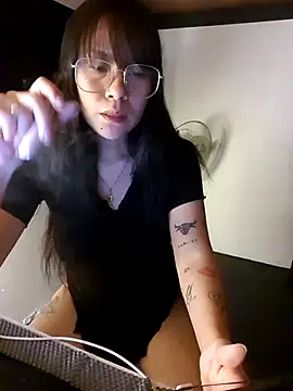 Bad bish21 online show from June 2026 02:01:02 PM